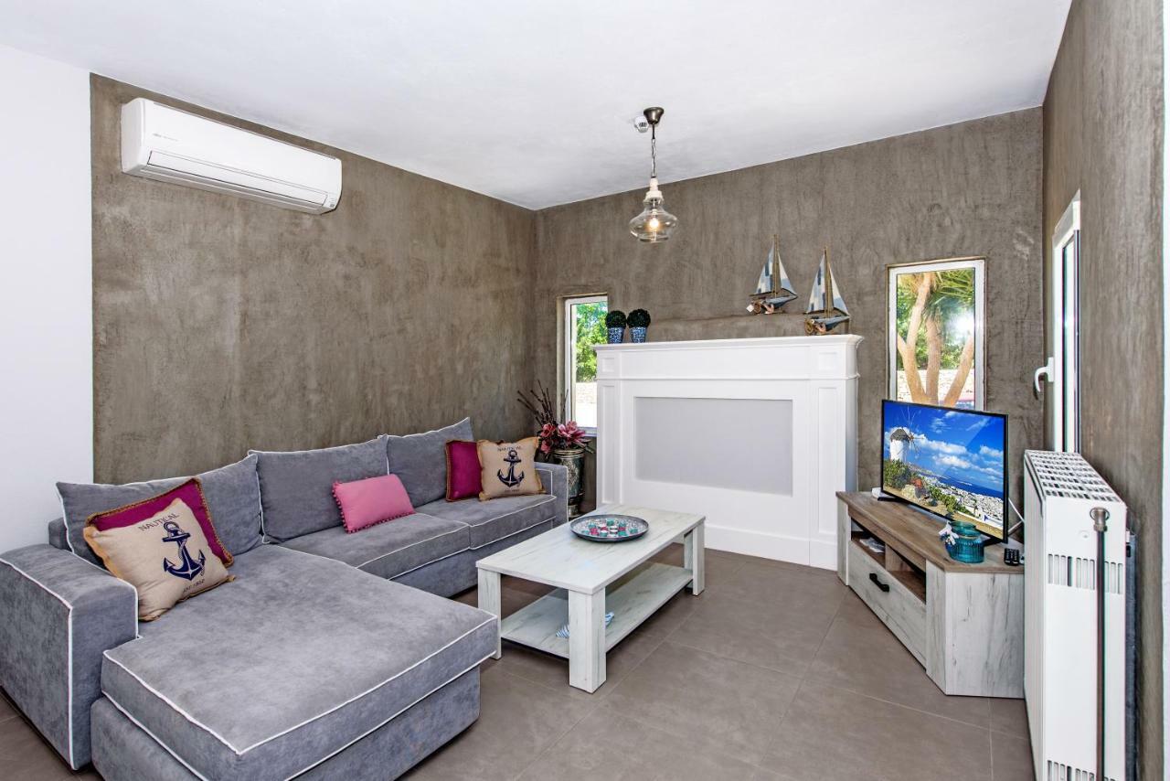 Villa Ellie - Heated Pool, Playground, Garden & Bbq! Βεδέροι Εξωτερικό φωτογραφία