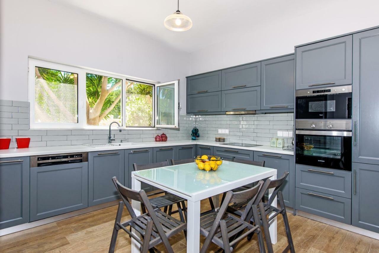 Villa Ellie - Heated Pool, Playground, Garden & Bbq! Βεδέροι Εξωτερικό φωτογραφία